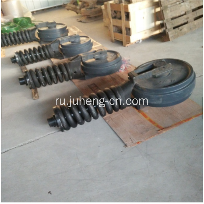 Kobelco SK350-8 Регулятор натяжного ролика гусеницы в сборе